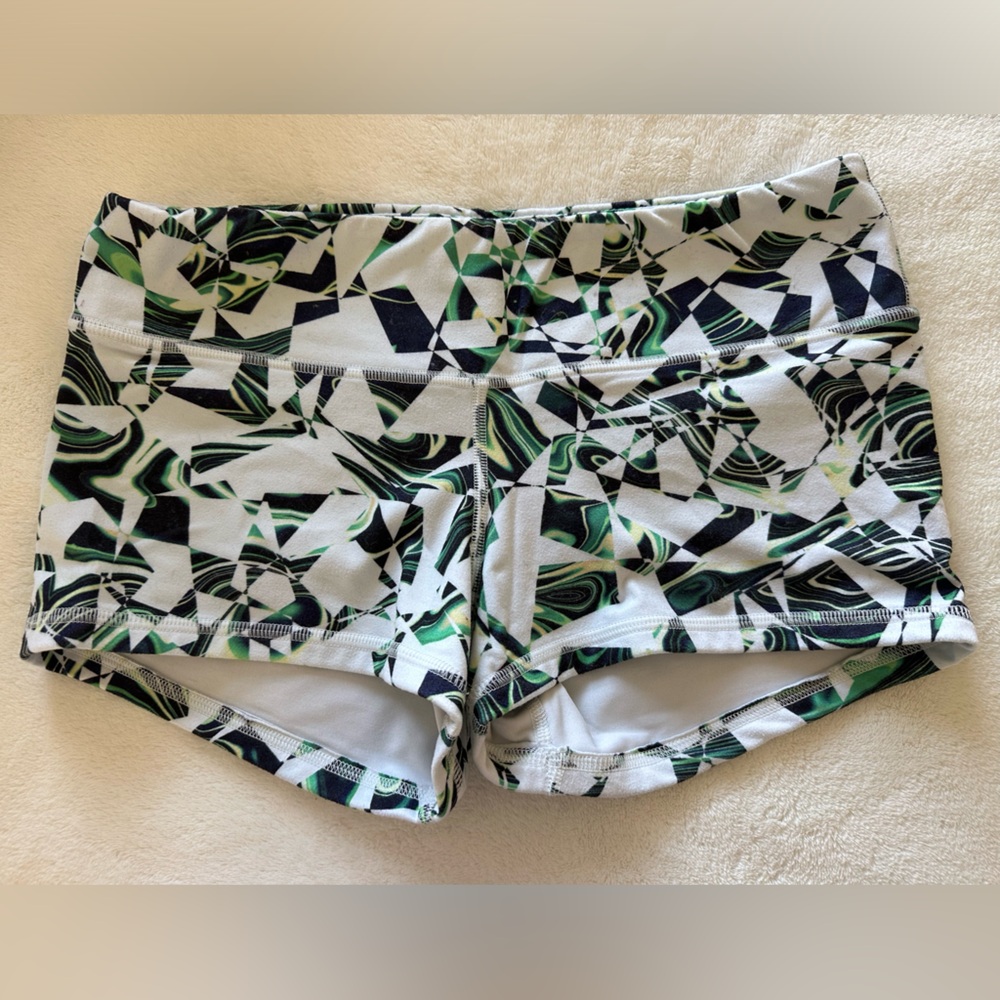Fleo Geometric Green and Black Original Shorts